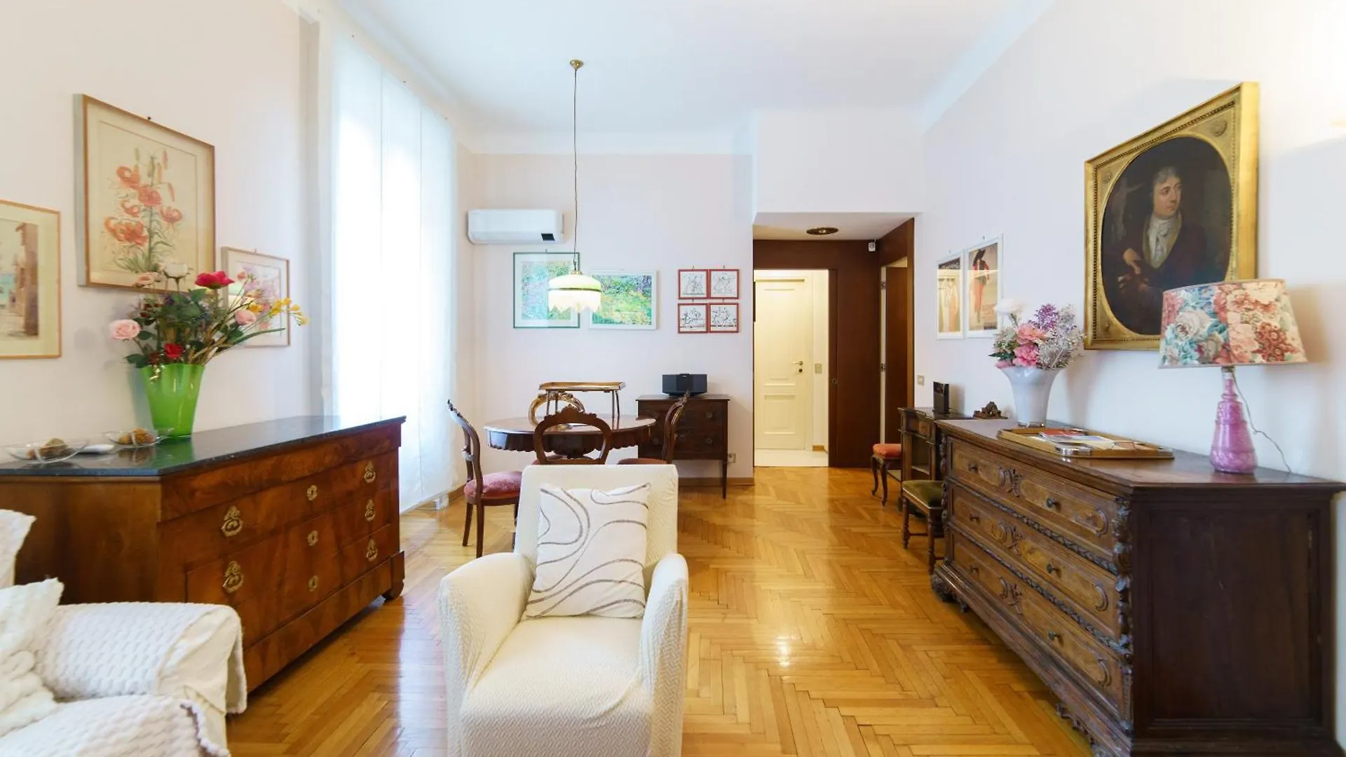 Intrho Vintage Central Flat ミラノ 0*,  イタリア